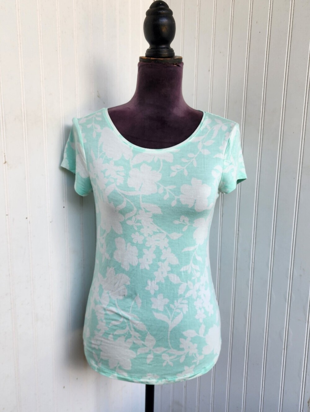 White House Black Market Women’s Aqua Mint Floral Scoop Neck Rayon Shirt Top XS